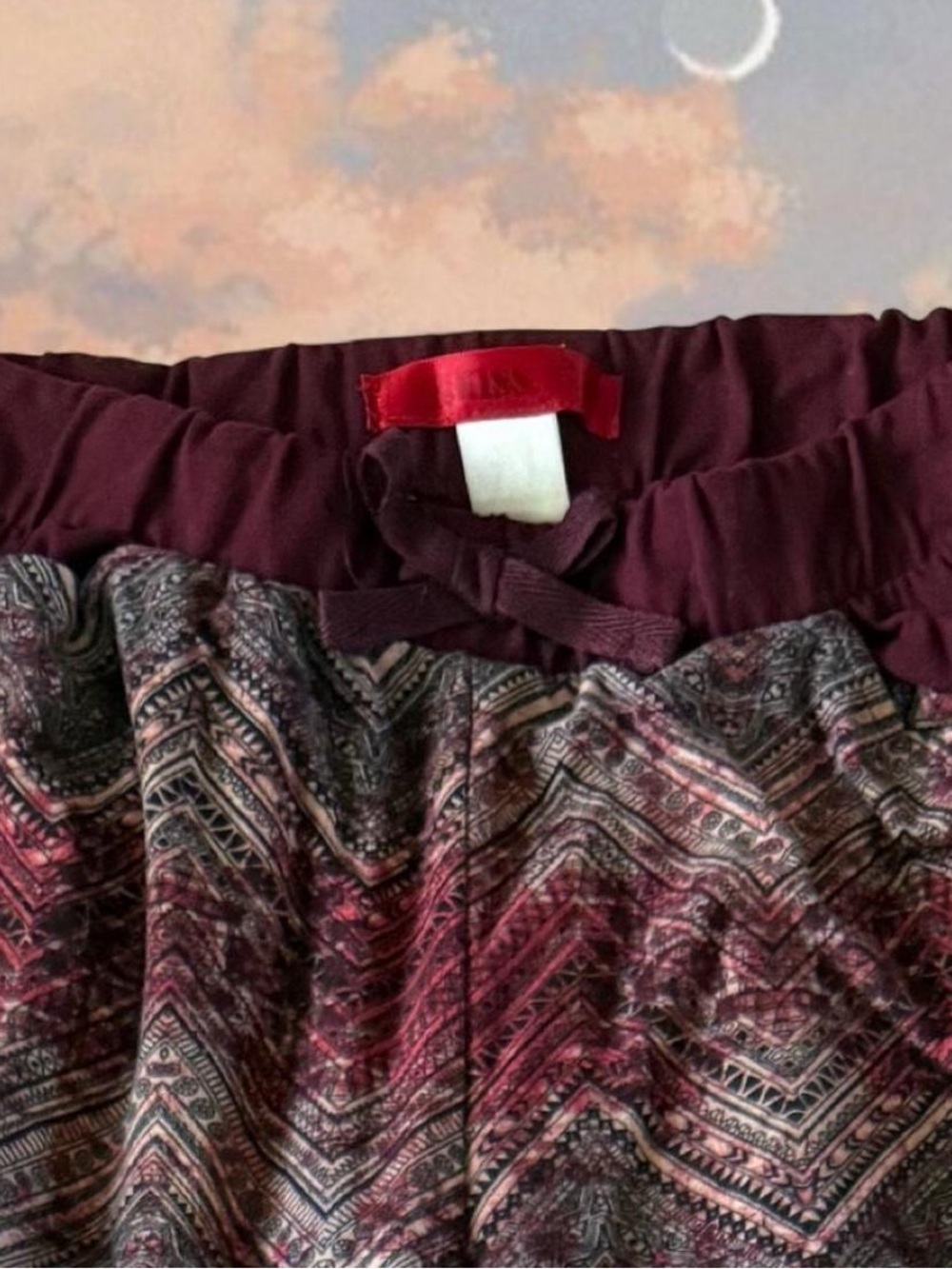 Maroon Patterned Active Leggings - Picture 3 of 5